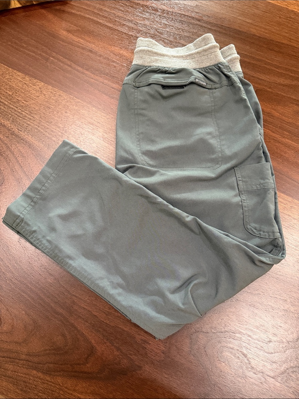 Columbia Olive Green Capri Pants with Grey Waistband